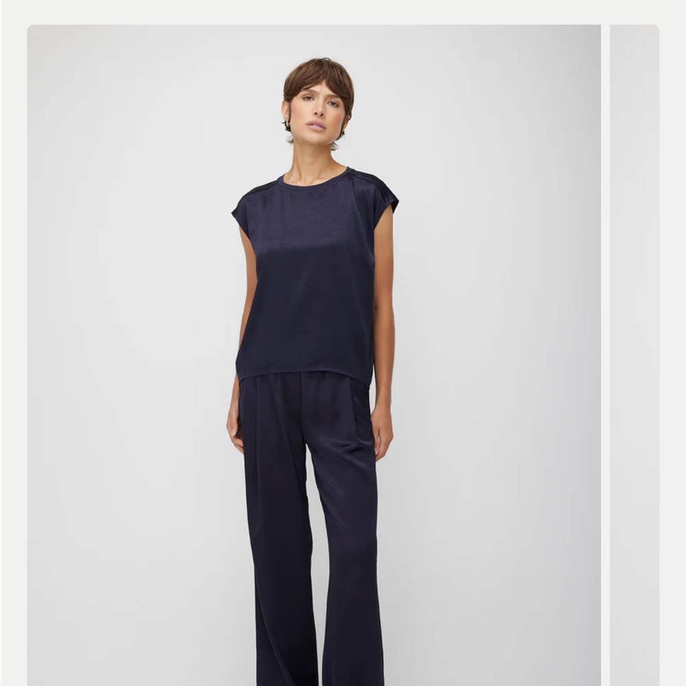 NWT Kit and Ace Navy Satin Tee - Picture 3 of 10